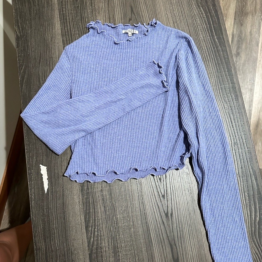 Light weight sweater